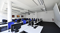 Einer unserer modern eingerichteten Schulungsräume.